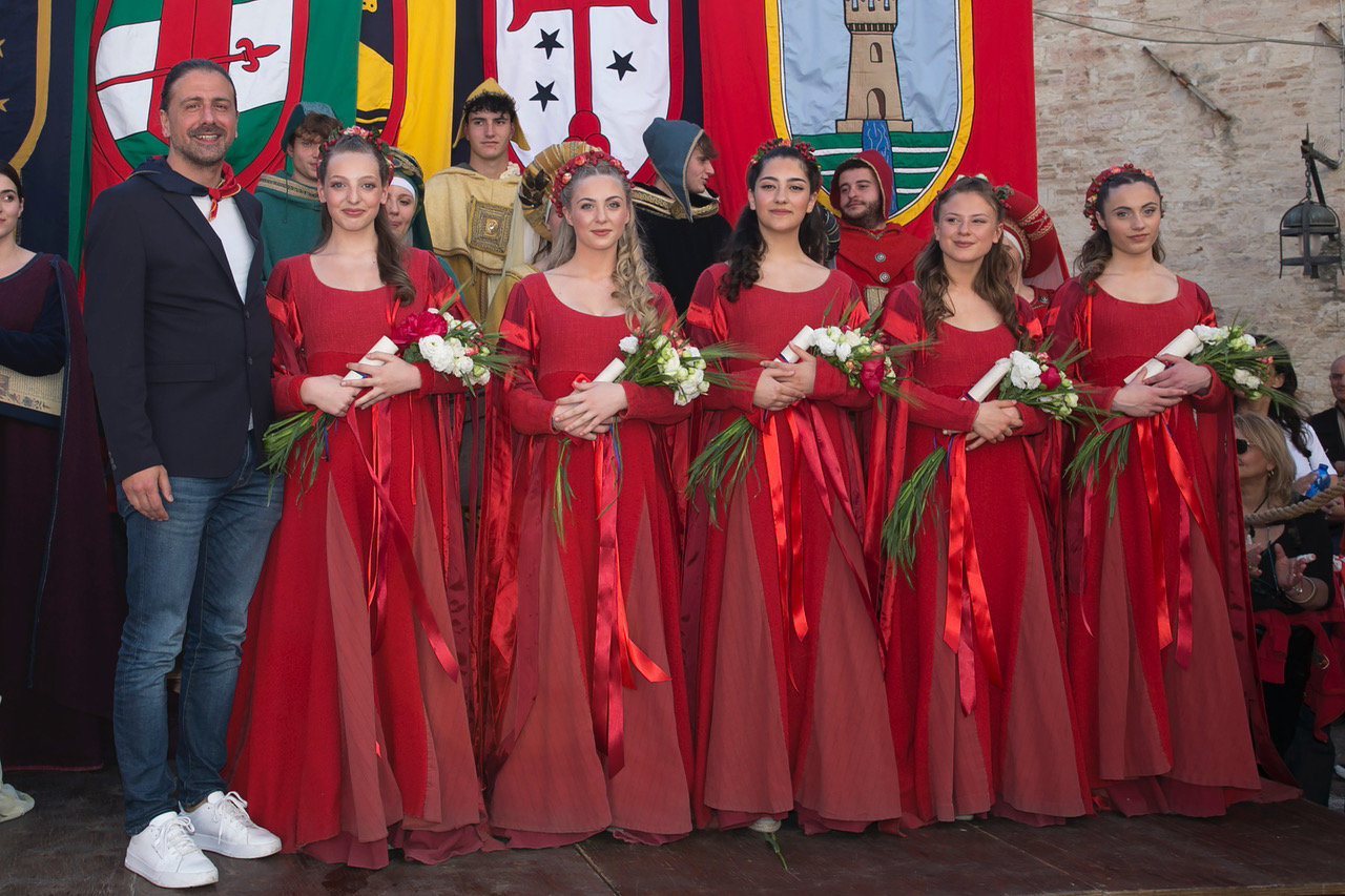 Calendimaggio di Assisi, presentate le 10 Madonne Primavera: al via la festa medievale fra le più sentite in Umbria (foto) 33