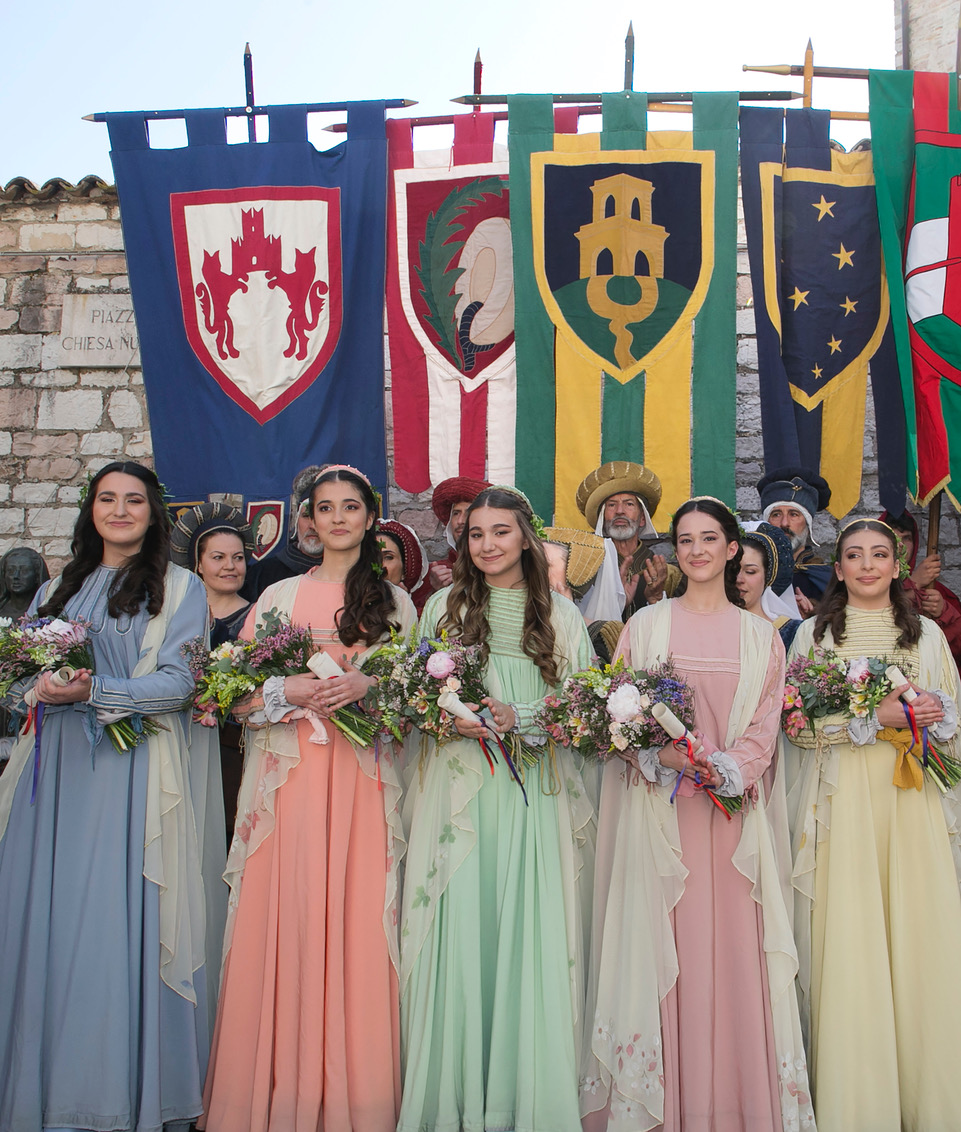 Calendimaggio di Assisi, presentate le 10 Madonne Primavera: al via la festa medievale fra le più sentite in Umbria (foto) 41