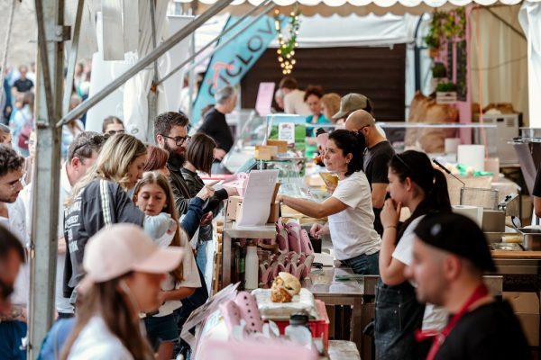 A San Terenziano torna Porchettiamo: il festival delle porchette d’Italia festeggia 15 anni di gusto e tradizione 20 A San Terenziano torna Porchettiamo: il festival delle porchette d’Italia festeggia 15 anni di gusto e tradizione 19