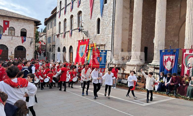 Calendimaggio dei Piccoli, primo palio della storia per la Magnifica Parte de Sotto (foto) 2 Calendimaggio dei Piccoli, primo palio della storia per la Magnifica Parte de Sotto (foto) 1
