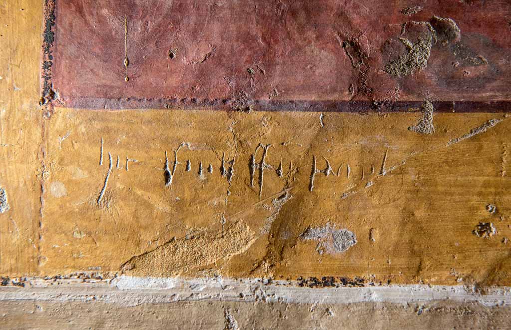 Sui muri la voce del passato: speciale visita ai graffiti di Montefalco 5