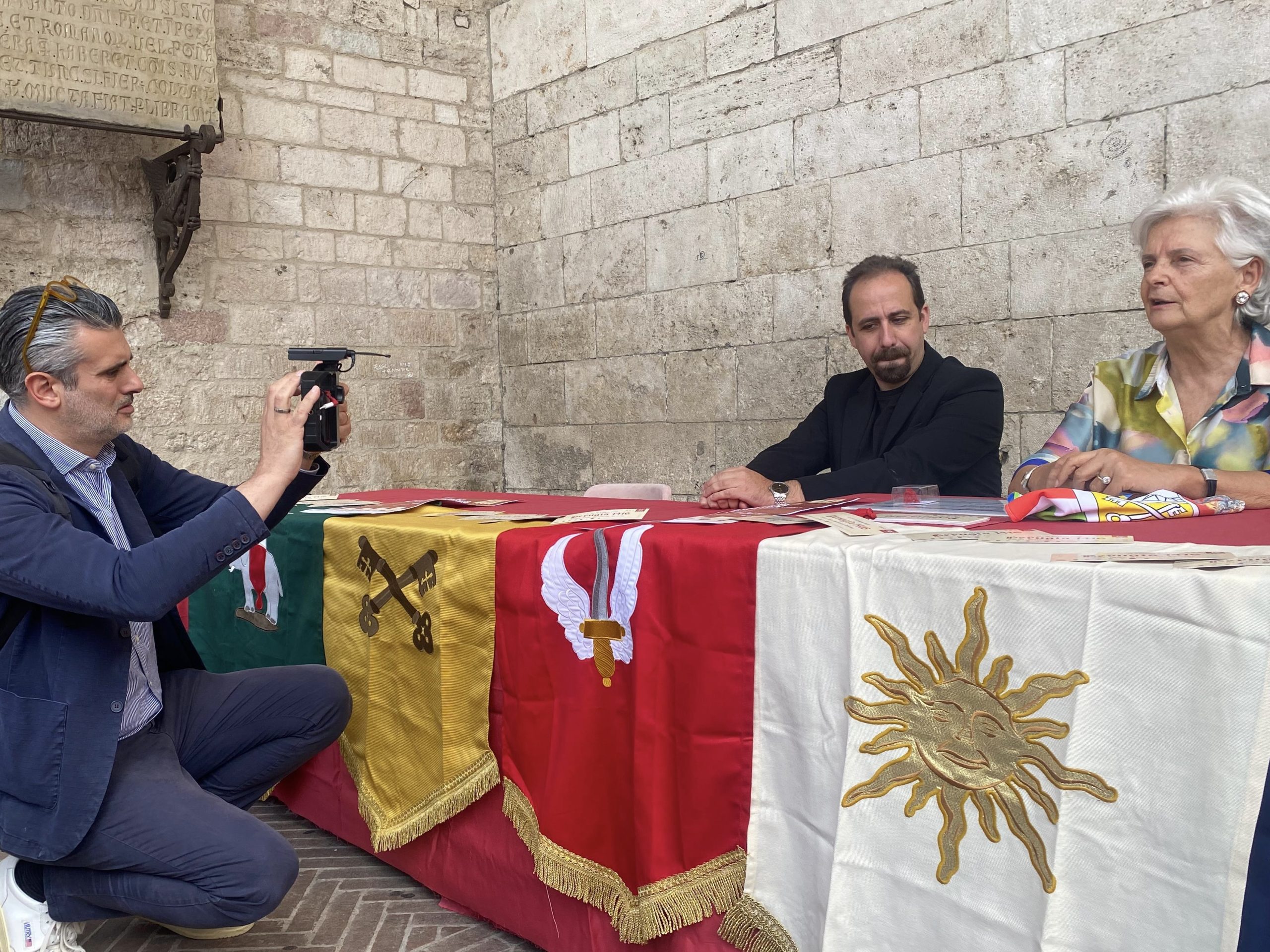 Perugia 1416, Svelatura del Palio d’Artista: la vincitrice è Francesca Biancalana (foto) 50 Perugia 1416, Svelatura del Palio d’Artista: la vincitrice è Francesca Biancalana (foto) 49