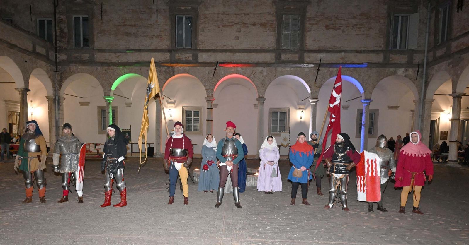 Perugia1416, successo per il Convivium Perisinum nella splendida cornice del Chiostro delle Stelle (foto) 26 Perugia1416, successo per il Convivium Perisinum nella splendida cornice del Chiostro delle Stelle (foto) 25