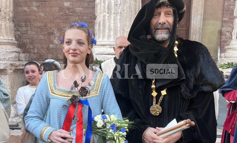 Al Calendimaggio di Assisi Madonna Primavera è Francesca Berretti della Parte de Sotto (foto) 2 Al Calendimaggio di Assisi Madonna Primavera è Francesca Berretti della Parte de Sotto (foto) 1