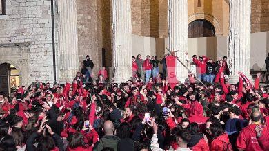 La Magnifica Parte de Sotto vince l'edizione 2025 del Calendimaggio di Assisi (foto) 10