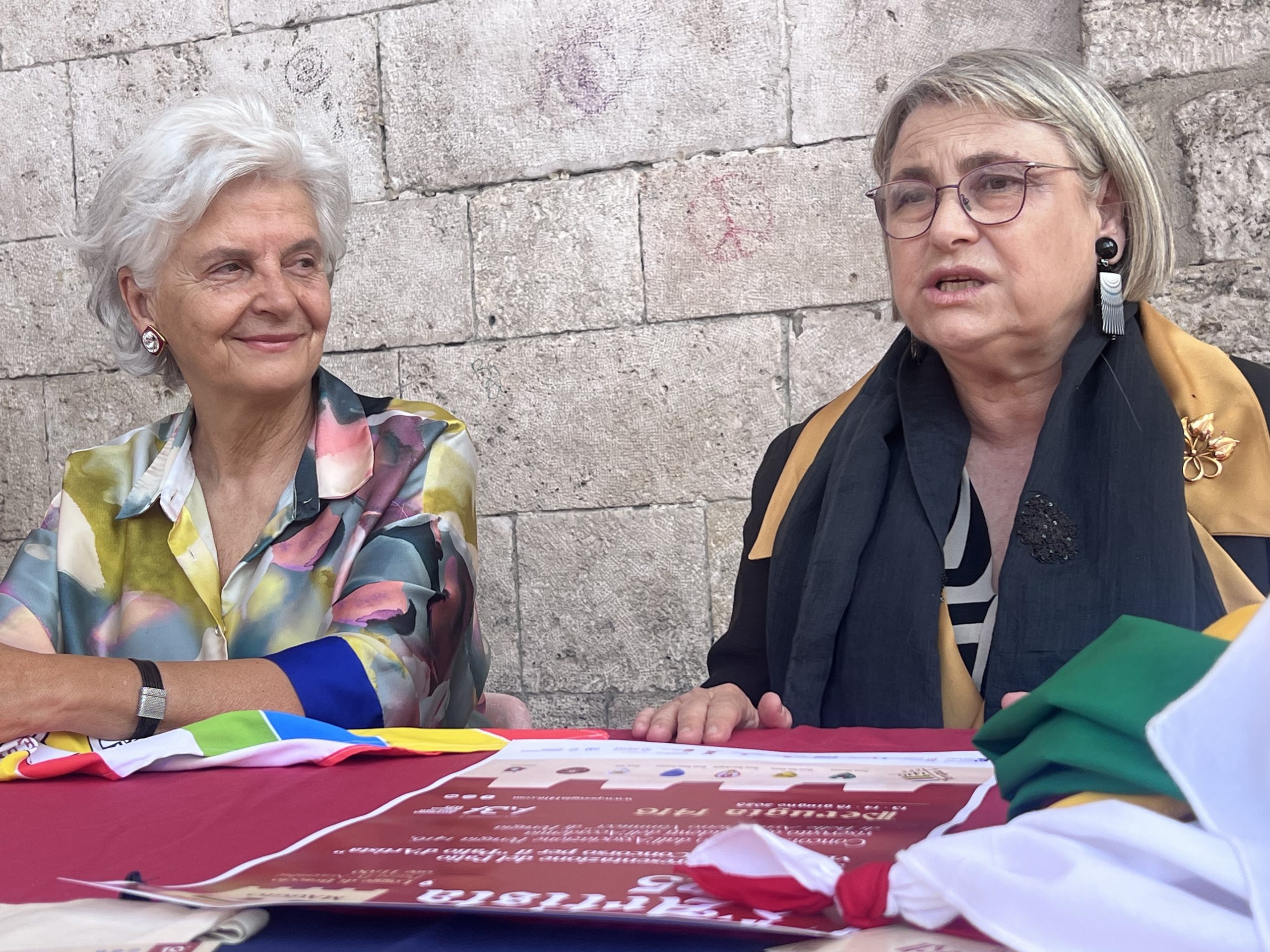 Perugia 1416, Svelatura del Palio d’Artista: la vincitrice è Francesca Biancalana (foto) 52 Perugia 1416, Svelatura del Palio d’Artista: la vincitrice è Francesca Biancalana (foto) 51