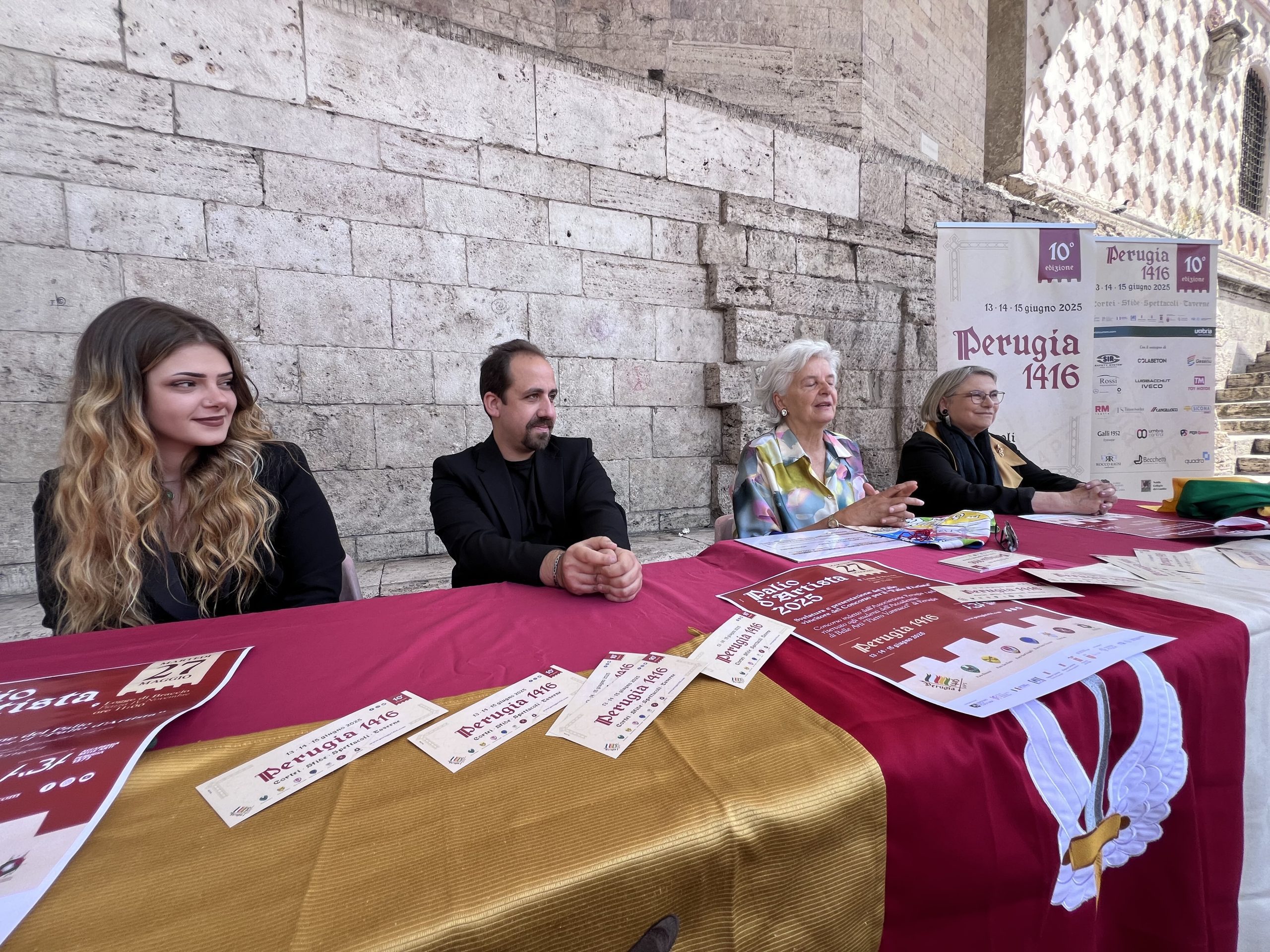 Perugia 1416, Svelatura del Palio d’Artista: la vincitrice è Francesca Biancalana (foto) 66 Perugia 1416, Svelatura del Palio d’Artista: la vincitrice è Francesca Biancalana (foto) 65
