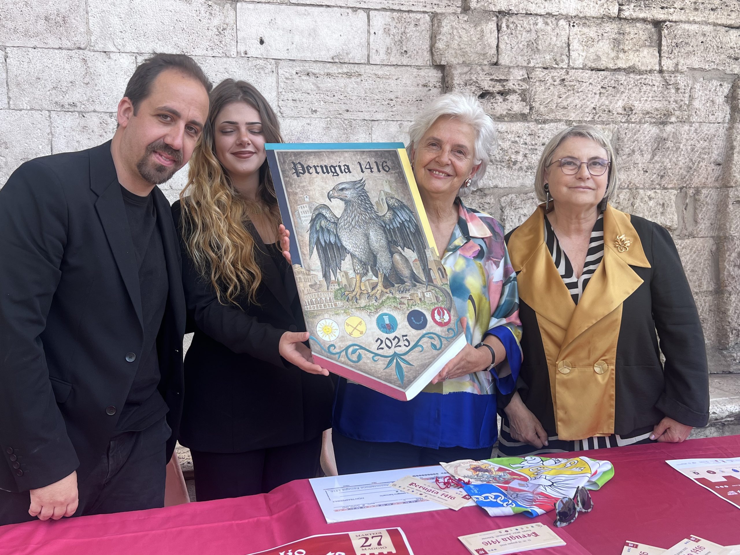 Perugia 1416, Svelatura del Palio d’Artista: la vincitrice è Francesca Biancalana (foto) 72 Perugia 1416, Svelatura del Palio d’Artista: la vincitrice è Francesca Biancalana (foto) 71