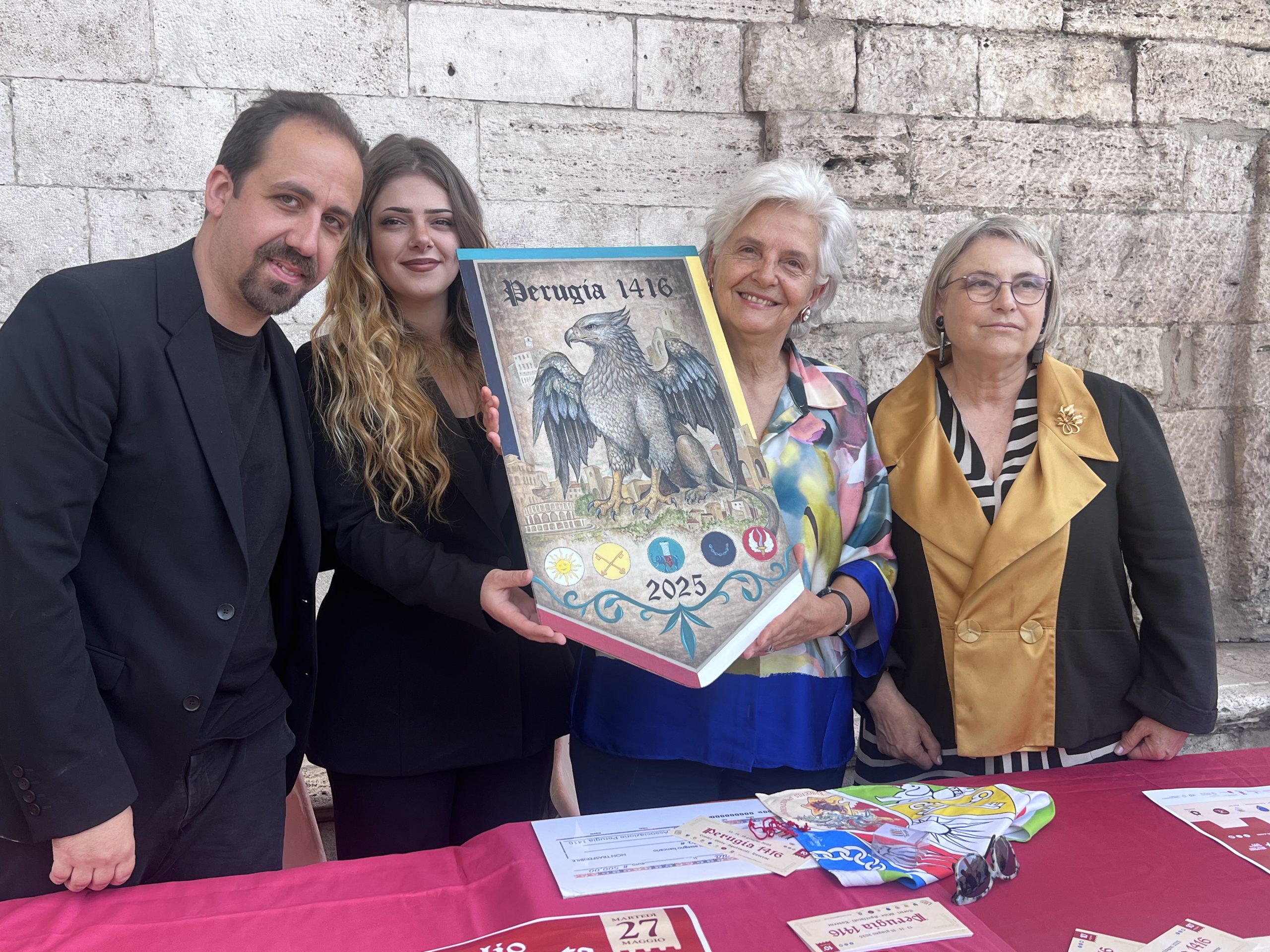 Perugia 1416, Svelatura del Palio d’Artista: la vincitrice è Francesca Biancalana (foto) 74 Perugia 1416, Svelatura del Palio d’Artista: la vincitrice è Francesca Biancalana (foto) 73