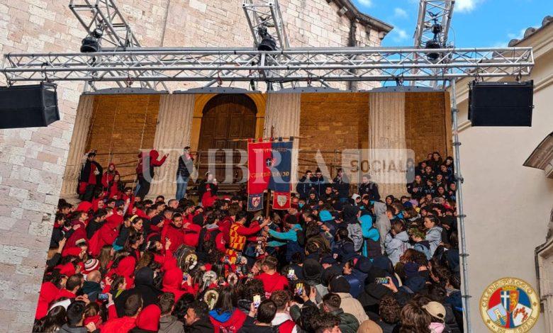 Calendimaggio di Assisi 2025 al via: il programma dal 7 al 10 maggio, diretta dai maxischermi 2 Calendimaggio di Assisi 2025 al via: il programma dal 7 al 10 maggio, diretta dai maxischermi 1