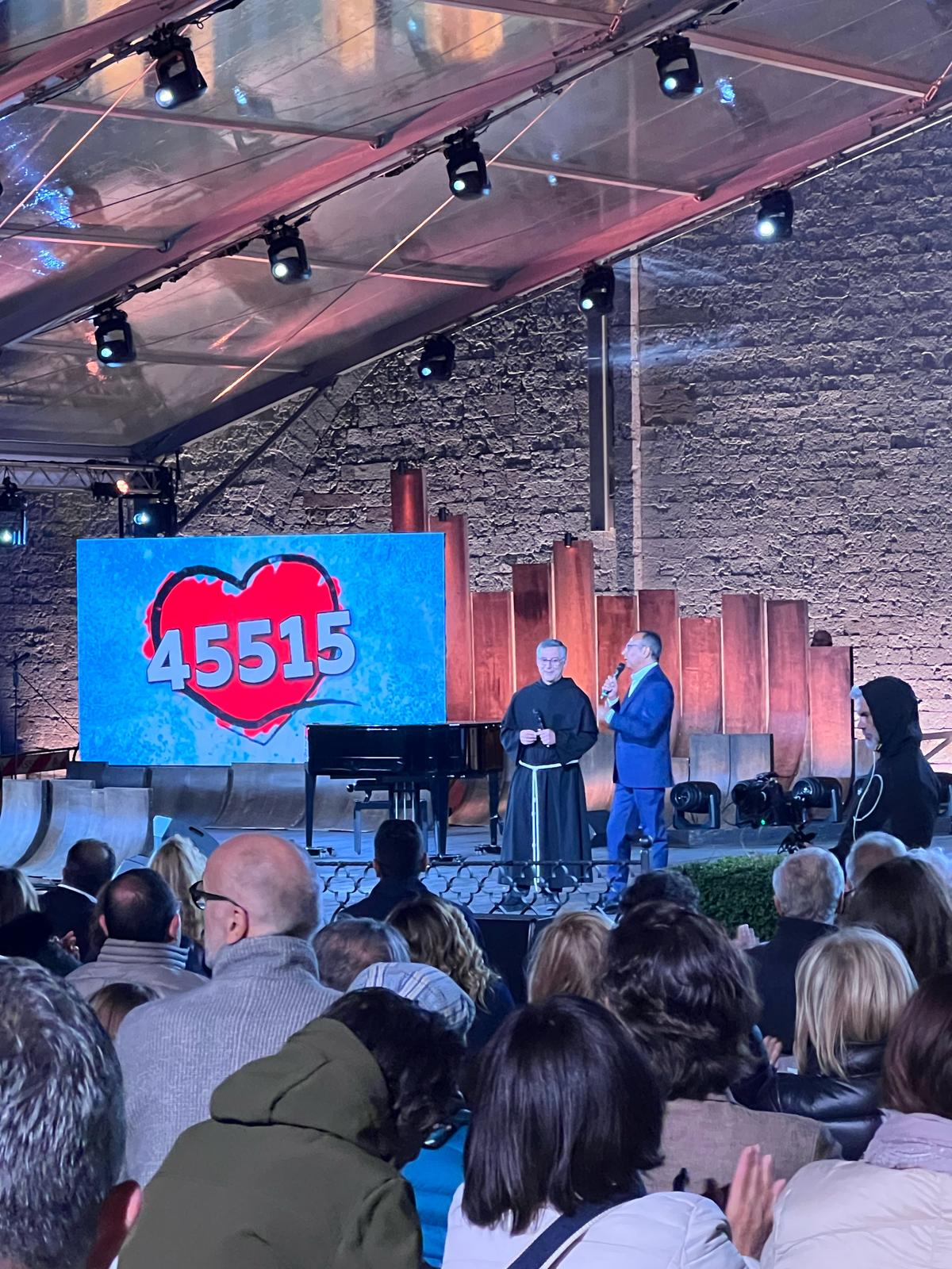 "Con il Cuore": il concerto da Assisi conquista l’Italia e accende la solidarietà 23