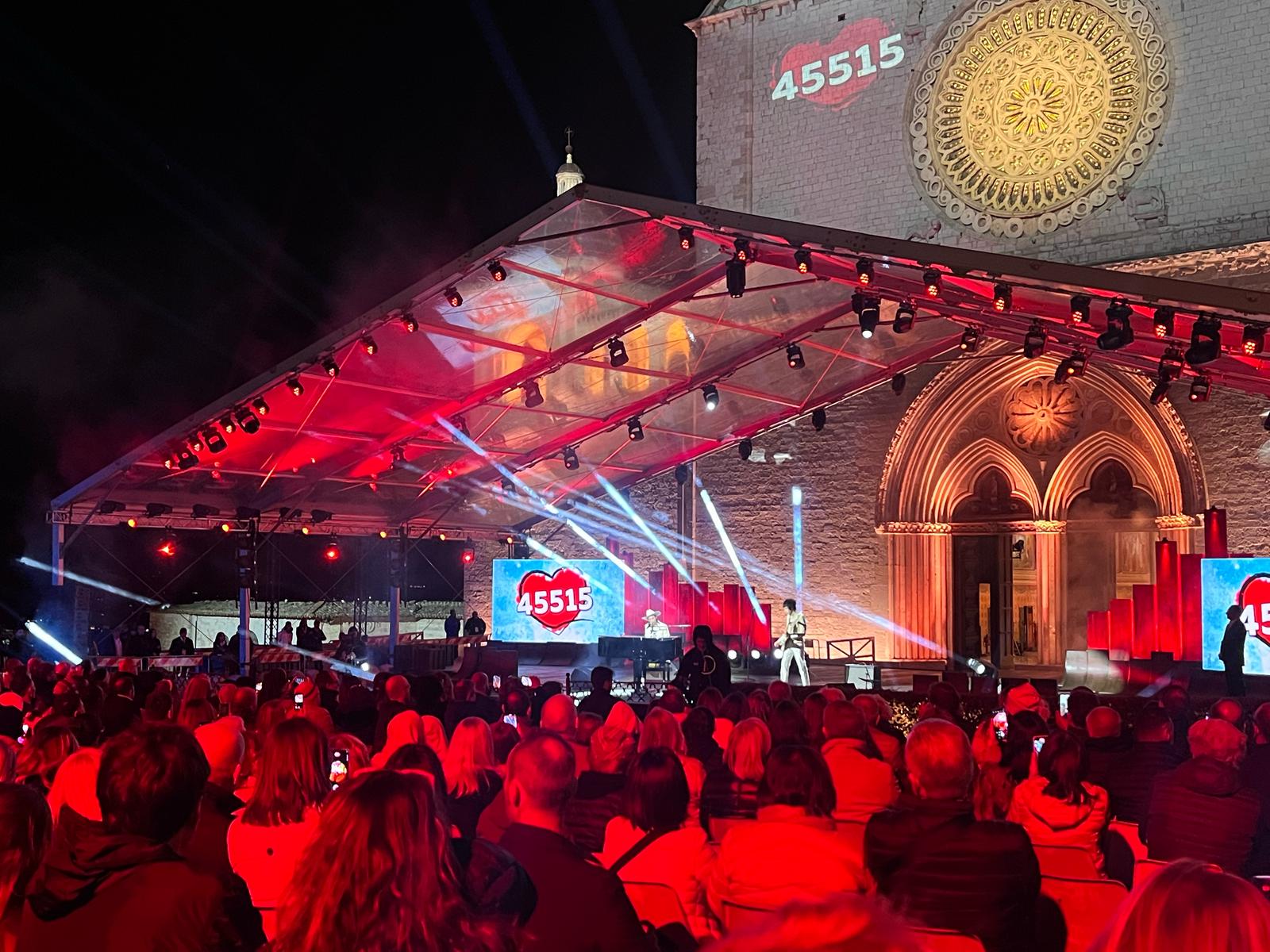 "Con il Cuore": il concerto da Assisi conquista l’Italia e accende la solidarietà 13