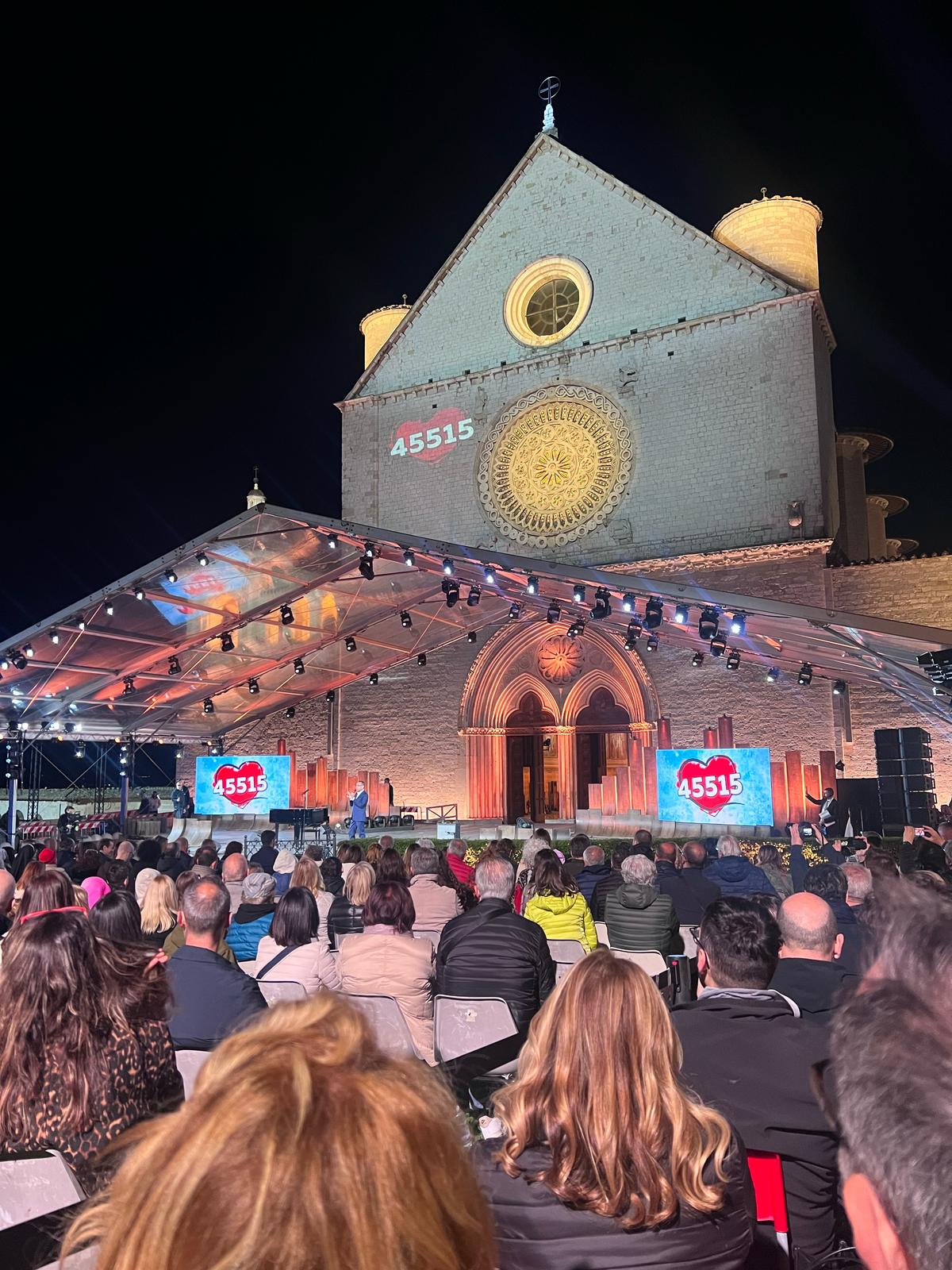 "Con il Cuore": il concerto da Assisi conquista l’Italia e accende la solidarietà 11