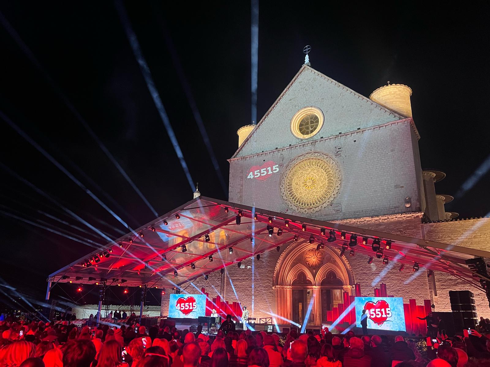 "Con il Cuore": il concerto da Assisi conquista l’Italia e accende la solidarietà 15