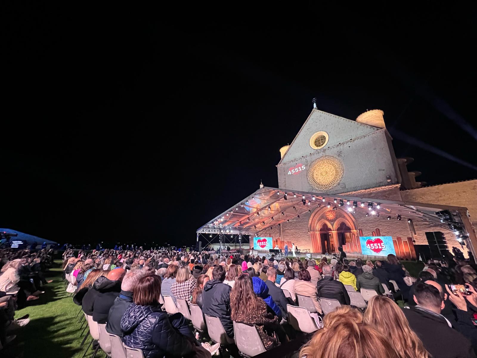 "Con il Cuore": il concerto da Assisi conquista l’Italia e accende la solidarietà 7