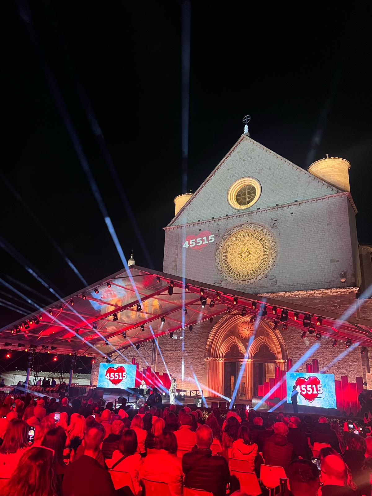 "Con il Cuore": il concerto da Assisi conquista l’Italia e accende la solidarietà 9
