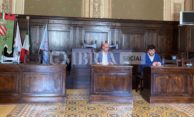 Gualdo Tadino accende l’estate 2025: presentato il nuovo calendario degli eventi 2 Gualdo Tadino accende l’estate 2025: presentato il nuovo calendario degli eventi 1
