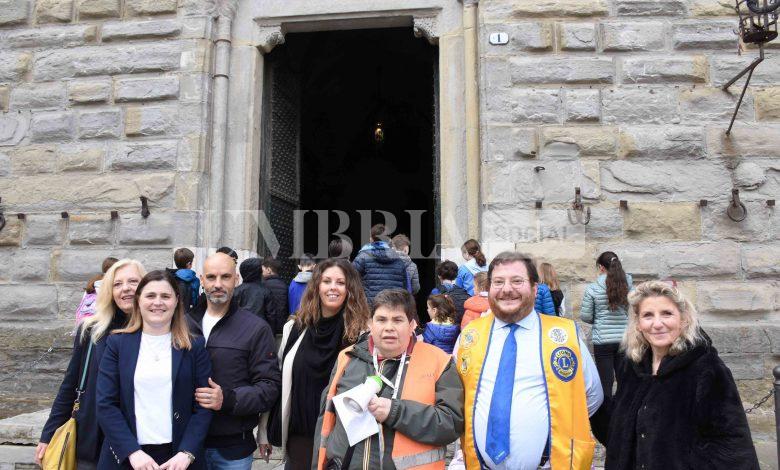 Matteo, eroe del Pedibus e star del web: 60mila visualizzazioni per il volontario che accompagna i bimbi a scuola 2 Matteo, eroe del Pedibus e star del web: 60mila visualizzazioni per il volontario che accompagna i bimbi a scuola 1
