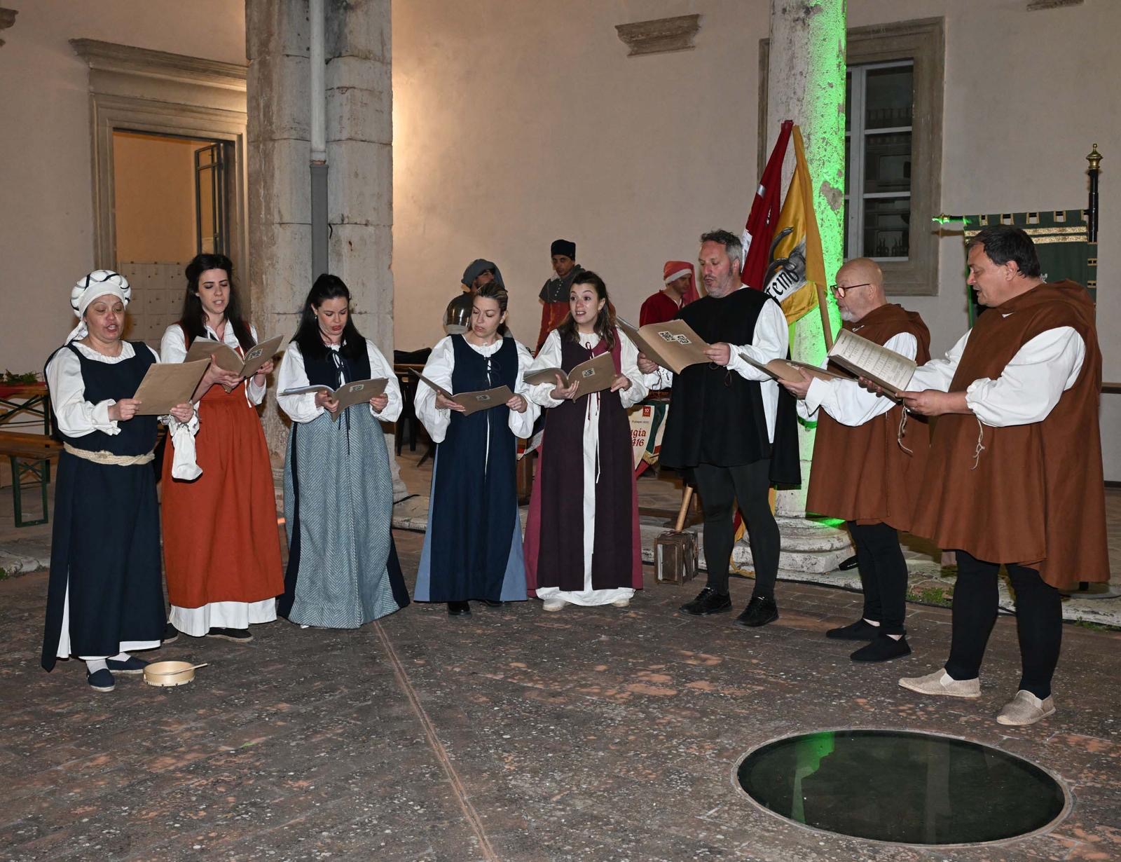 Perugia1416, successo per il Convivium Perisinum nella splendida cornice del Chiostro delle Stelle (foto) 12 Perugia1416, successo per il Convivium Perisinum nella splendida cornice del Chiostro delle Stelle (foto) 11
