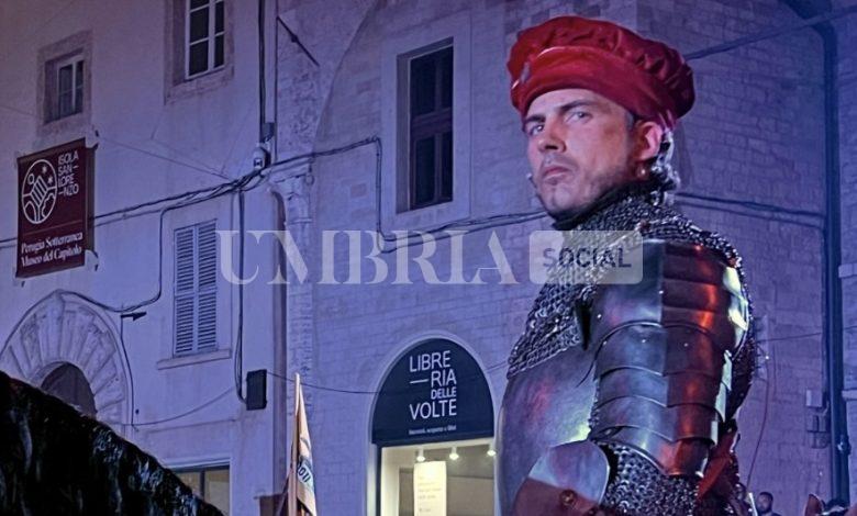 Perugia1416, grande folla sabato sera per l’ingresso di Braccio Fortebracci in Piazza IV Novembre (foto) 2 Perugia1416, grande folla sabato sera per l’ingresso di Braccio Fortebracci in Piazza IV Novembre (foto) 1