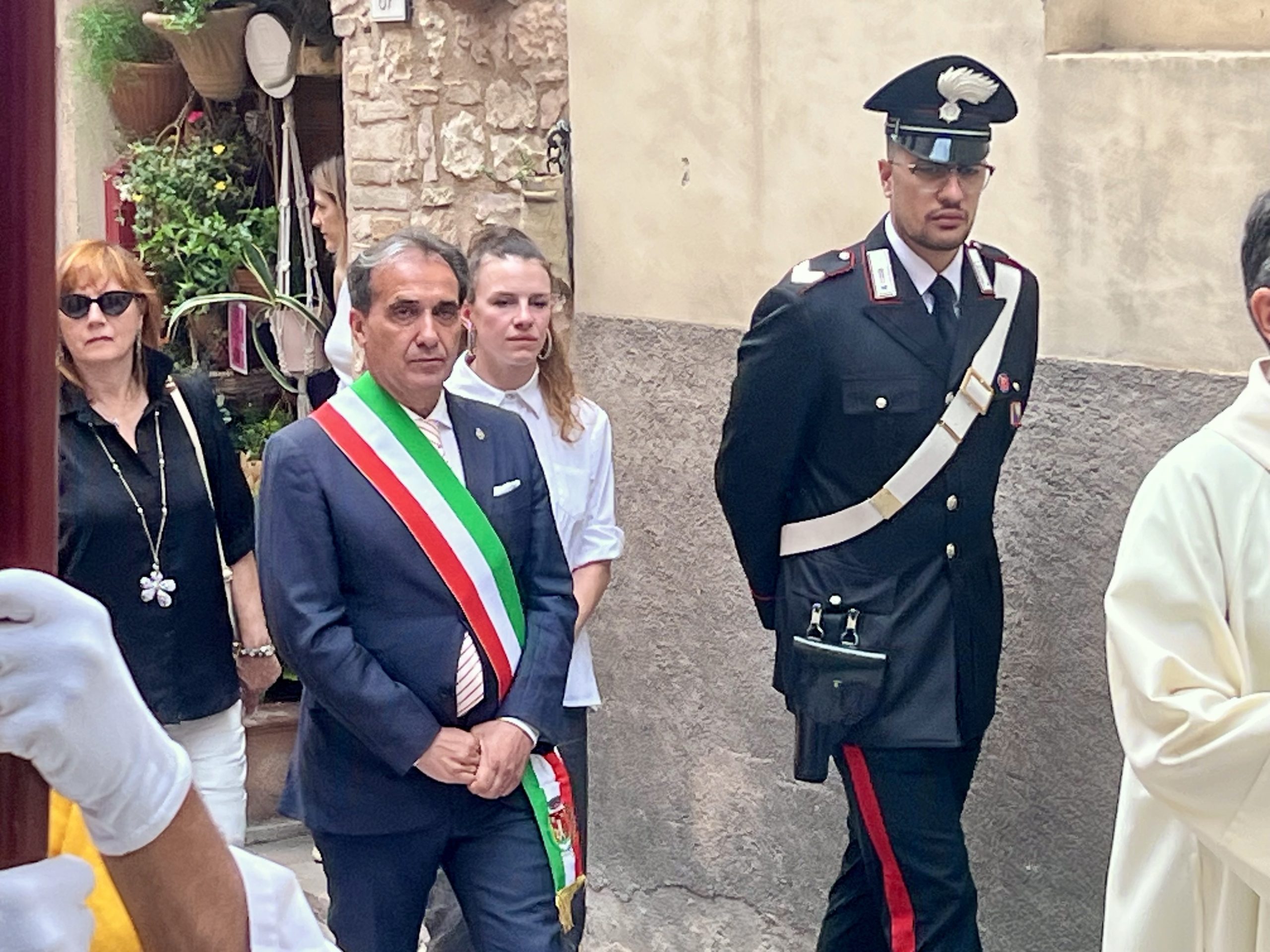 La magia delle Infiorate di Spello, in tantissimi per il Corpus Domini 2025 nel borgo umbro (foto) 75