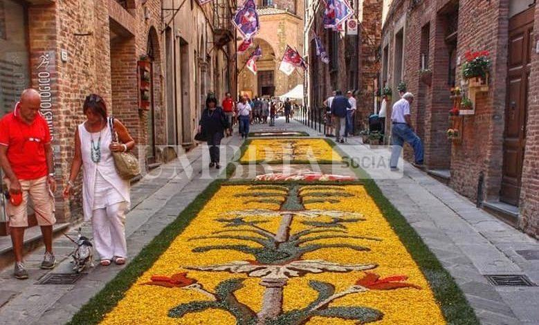 A Città della Pieve torna l’Infiorata: tra colori, profumi e sapori, dal 12 al 22 giugno 2 A Città della Pieve torna l’Infiorata: tra colori, profumi e sapori, dal 12 al 22 giugno 1