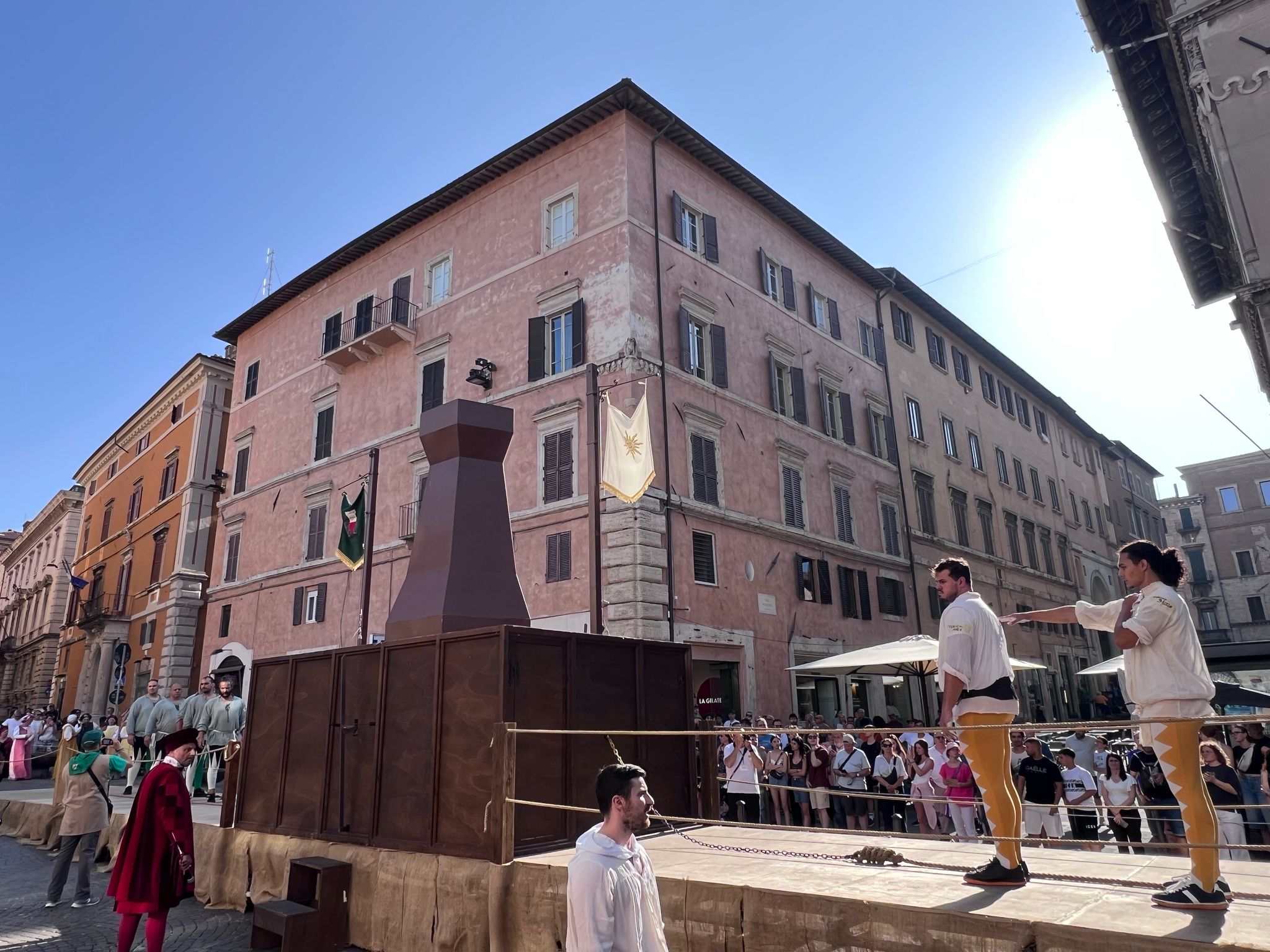 Continua Perugia 1416: la Mossa alla Torre vinta dal Magnifico Rione di Porta Eburnea (foto) 28 Continua Perugia 1416: la Mossa alla Torre vinta dal Magnifico Rione di Porta Eburnea (foto) 27