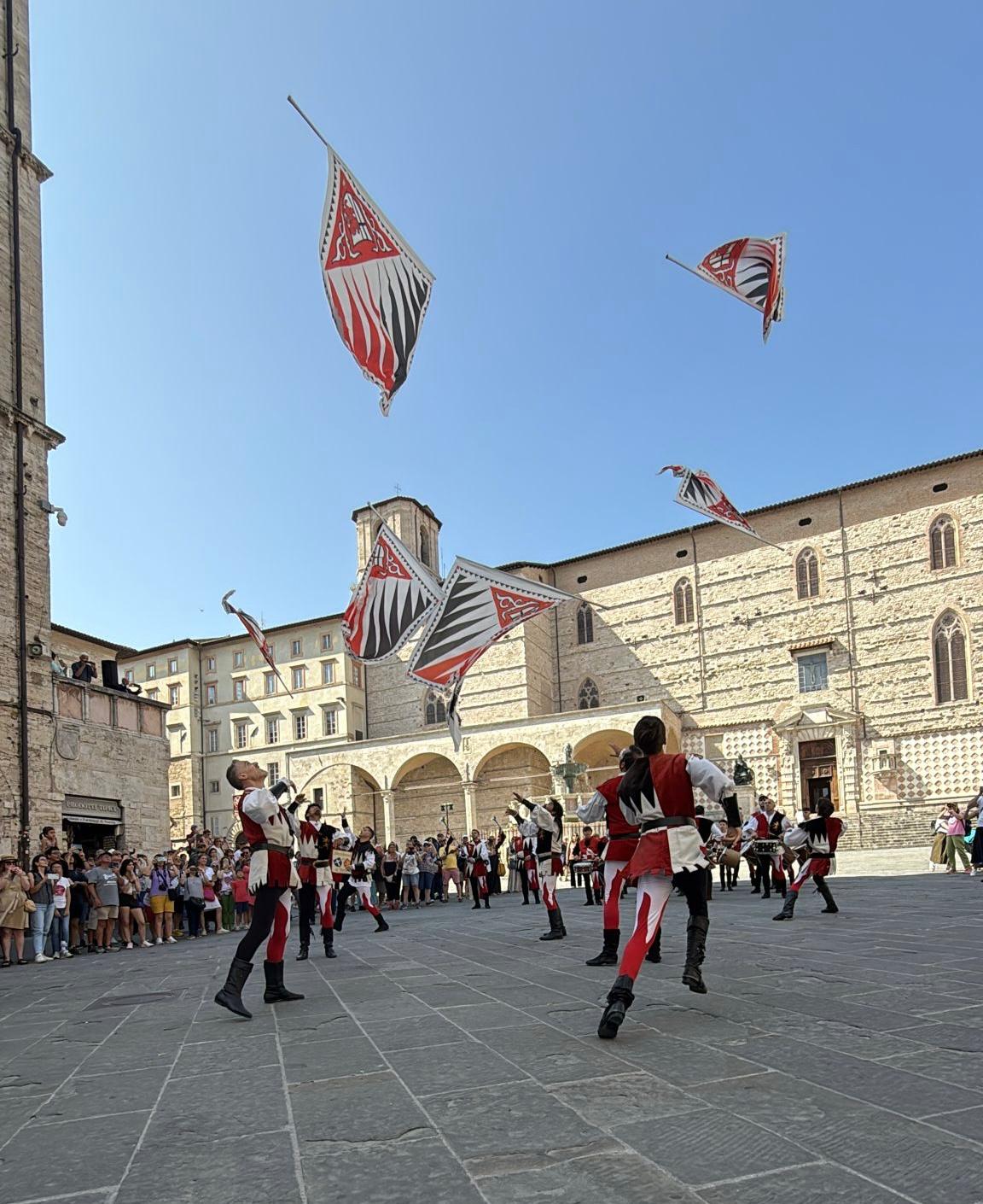 Continua Perugia 1416: la Mossa alla Torre vinta dal Magnifico Rione di Porta Eburnea (foto) 6 Continua Perugia 1416: la Mossa alla Torre vinta dal Magnifico Rione di Porta Eburnea (foto) 5