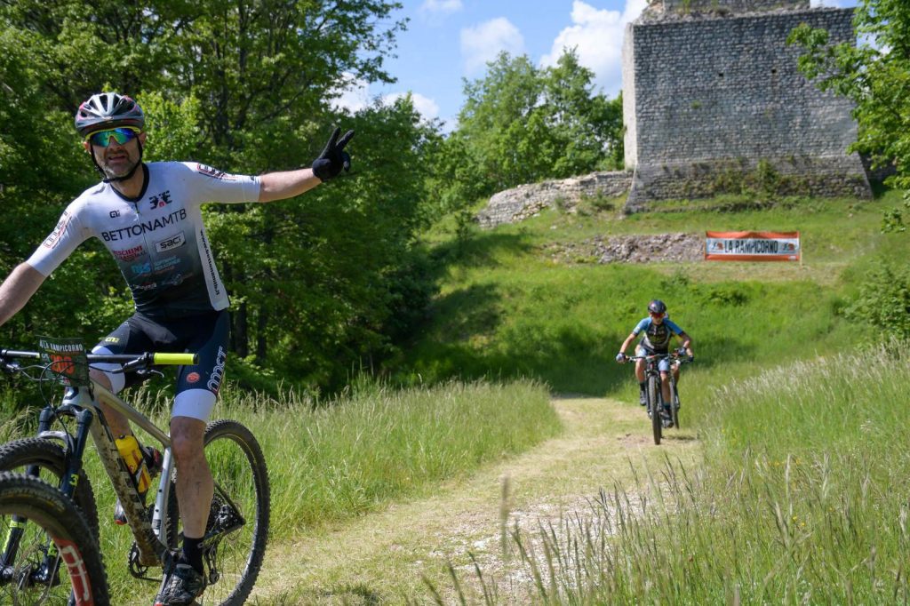 La Rampicorno 2025: la mountain bike torna a dominare i sentieri di Verchiano 4 La Rampicorno 2025: la mountain bike torna a dominare i sentieri di Verchiano 3