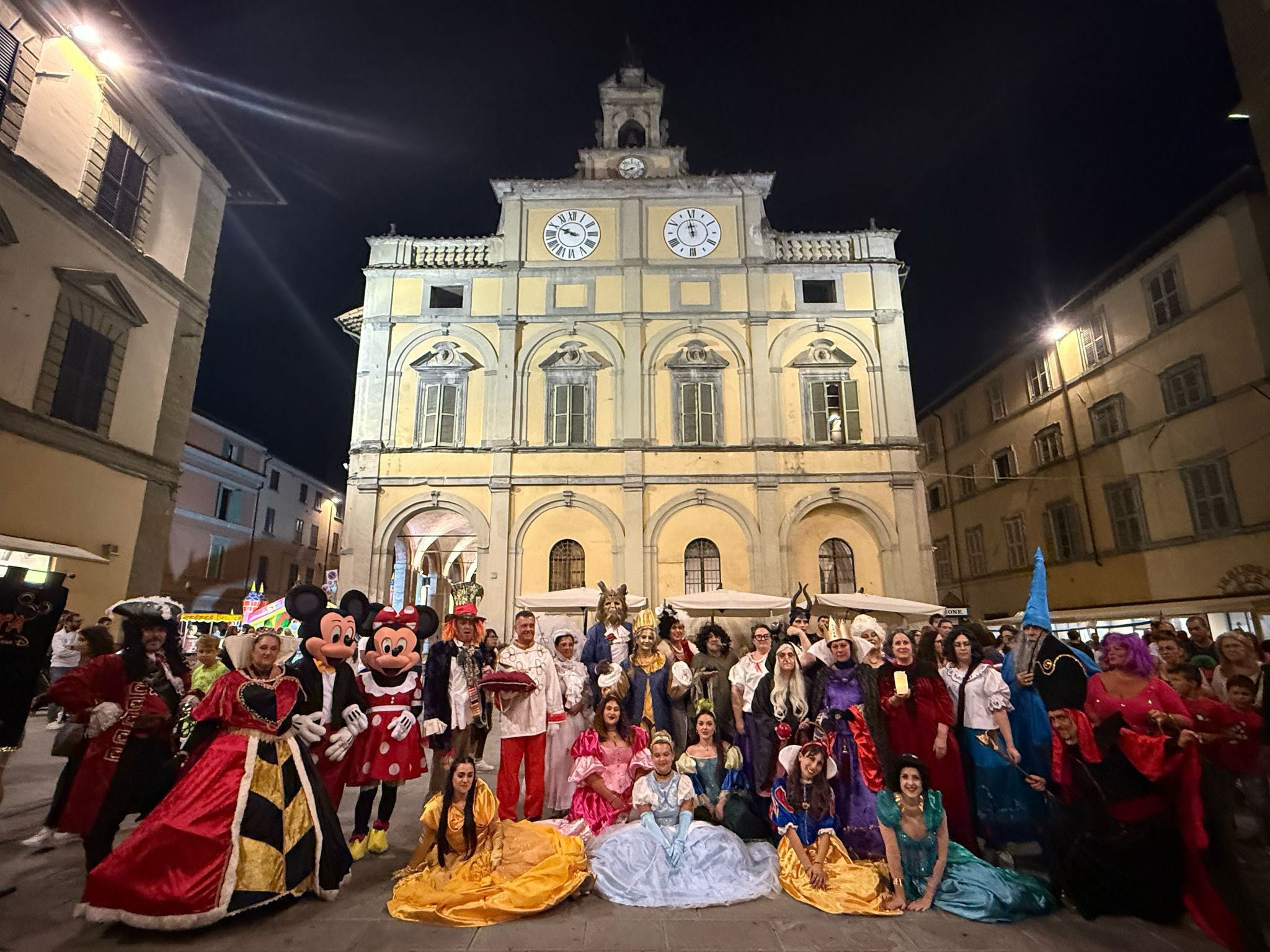 La notte di Topolino, Minnie e Pluto: Città di Castello come Disneyland con gli eroi dei fumetti che hanno invaso 5