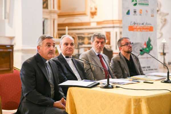L’Abruzzo dona l’olio per la Lampada di San Francesco: un gesto di fede, pace e speranza 4 L’Abruzzo dona l’olio per la Lampada di San Francesco: un gesto di fede, pace e speranza 3