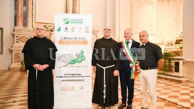 L’Abruzzo dona l’olio per la Lampada di San Francesco: un gesto di fede, pace e speranza 20 L’Abruzzo dona l’olio per la Lampada di San Francesco: un gesto di fede, pace e speranza 19