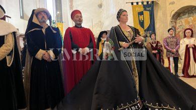 A Montone il borgo “ritrova” la sua Santa Spina tra fede, storia e comunità 10 A Montone il borgo “ritrova” la sua Santa Spina tra fede, storia e comunità 9