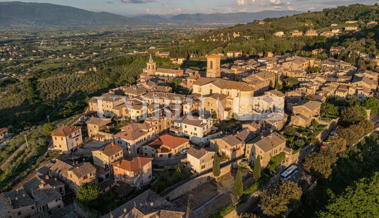 Turismo regionale, crescono i borghi umbri: festeggia Bettona 2 Turismo regionale, crescono i borghi umbri: festeggia Bettona 1
