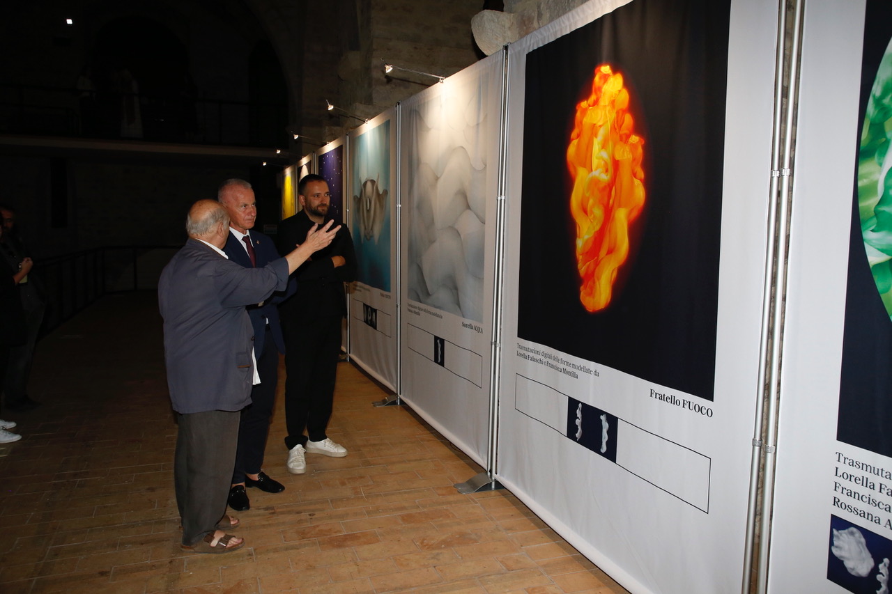 Cantico delle Creature, ad Assisi inaugurata la mostra-evento multisensoriale di Guido Dettoni (foto) 48 Cantico delle Creature, ad Assisi inaugurata la mostra-evento multisensoriale di Guido Dettoni (foto) 47