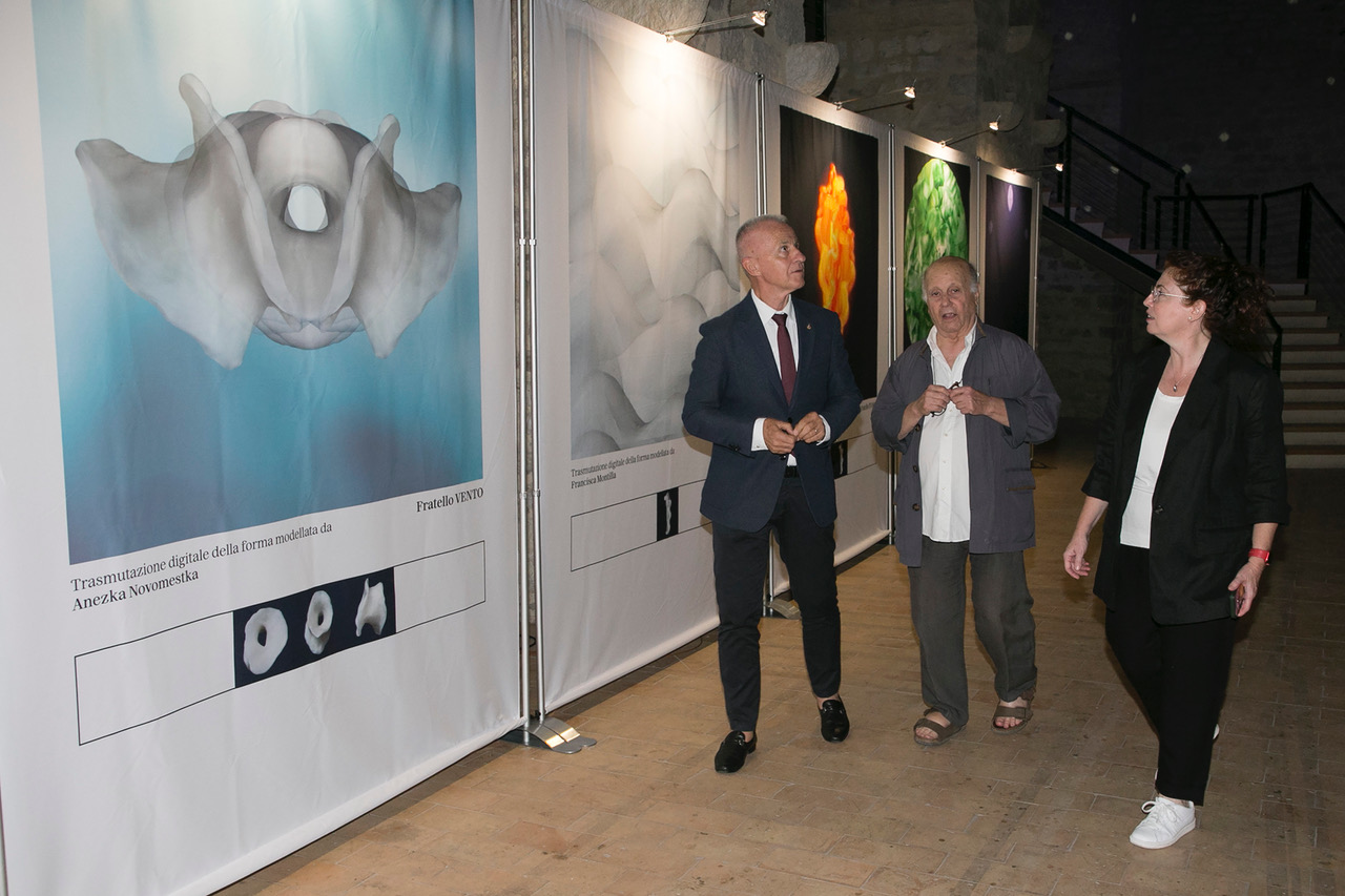 Cantico delle Creature, ad Assisi inaugurata la mostra-evento multisensoriale di Guido Dettoni (foto) 46 Cantico delle Creature, ad Assisi inaugurata la mostra-evento multisensoriale di Guido Dettoni (foto) 45