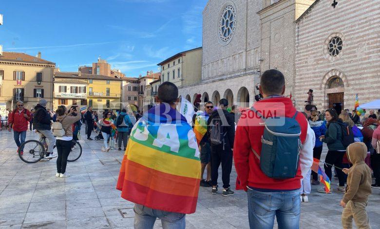 Marcia della Pace e della fraternità, oggi in tanti da Perugia ad Assisi (foto) 1