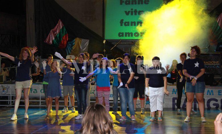 "Con il sole dentro", spettacolo al Teatro Caio Melisso per i 25 anni di inSIemeVOLA e Rangers 2 "Con il sole dentro", spettacolo al Teatro Caio Melisso per i 25 anni di inSIemeVOLA e Rangers 1