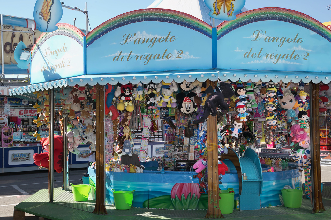 A Perugia inaugurati i Baracconi 2025: al via la 102ª edizione del luna park itinerante più grande d’Italia (foto e video) 7 A Perugia inaugurati i Baracconi 2025: al via la 102ª edizione del luna park itinerante più grande d’Italia (foto e video) 6