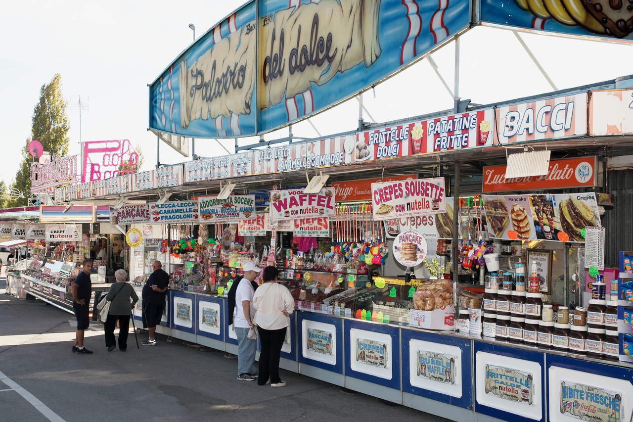 A Perugia inaugurati i Baracconi 2025: al via la 102ª edizione del luna park itinerante più grande d’Italia (foto e video) 11 A Perugia inaugurati i Baracconi 2025: al via la 102ª edizione del luna park itinerante più grande d’Italia (foto e video) 10
