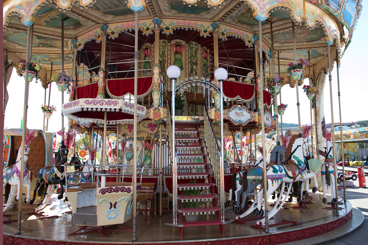 A Perugia inaugurati i Baracconi 2025: al via la 102ª edizione del luna park itinerante più grande d’Italia (foto e video) 15 A Perugia inaugurati i Baracconi 2025: al via la 102ª edizione del luna park itinerante più grande d’Italia (foto e video) 14