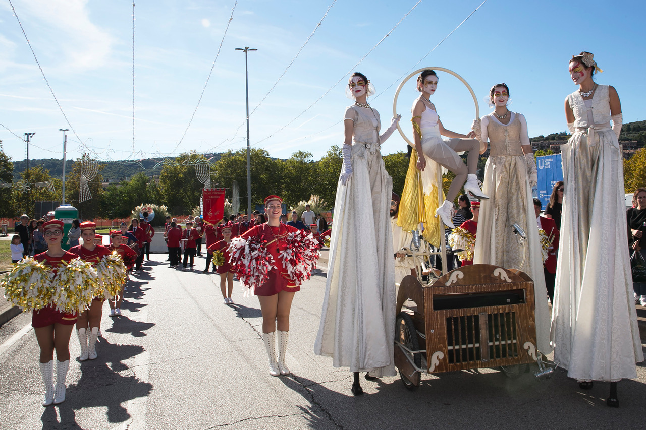 A Perugia inaugurati i Baracconi 2025: al via la 102ª edizione del luna park itinerante più grande d’Italia (foto e video) 31 A Perugia inaugurati i Baracconi 2025: al via la 102ª edizione del luna park itinerante più grande d’Italia (foto e video) 30