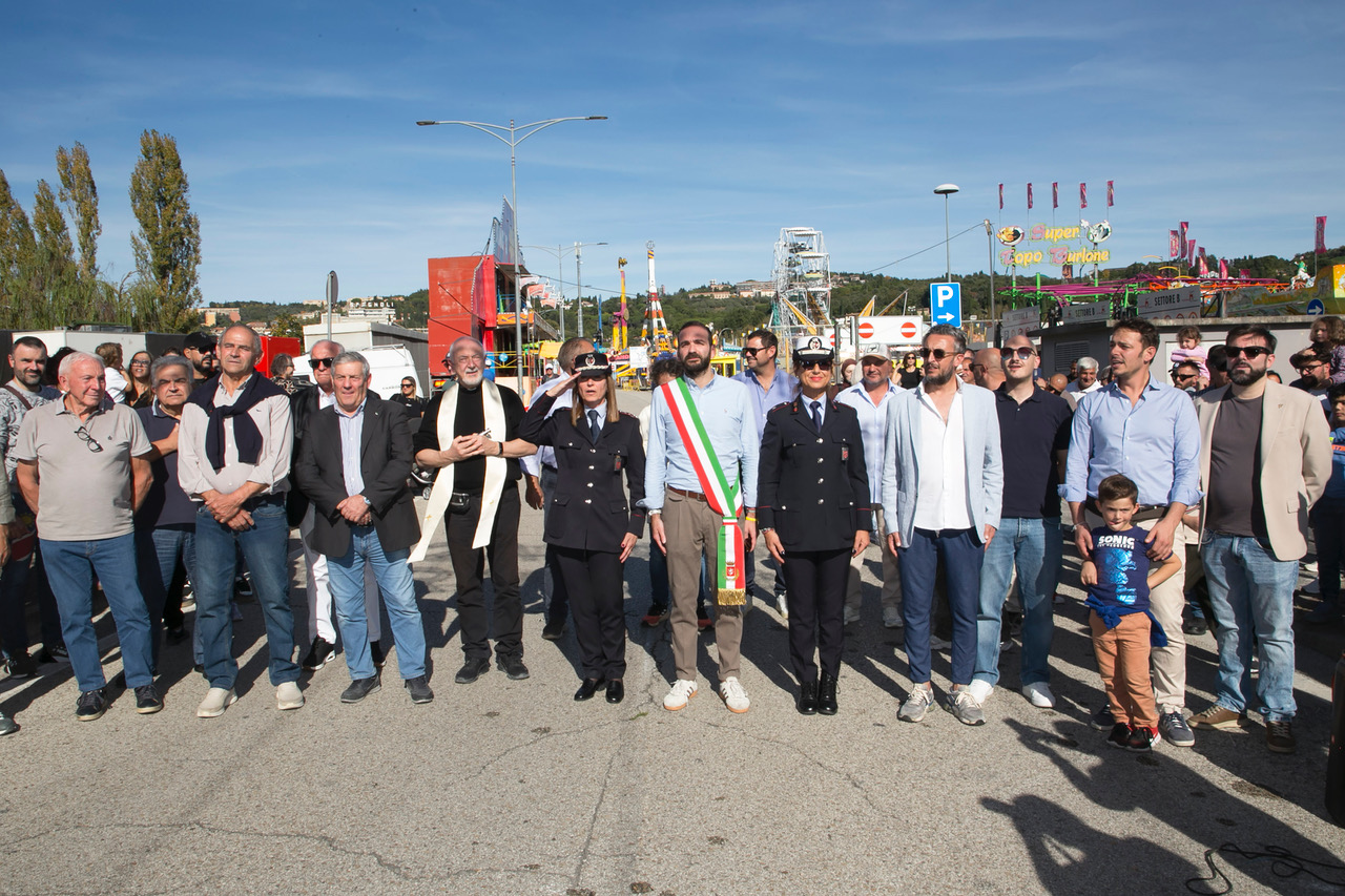 A Perugia inaugurati i Baracconi 2025: al via la 102ª edizione del luna park itinerante più grande d’Italia (foto e video) 35 A Perugia inaugurati i Baracconi 2025: al via la 102ª edizione del luna park itinerante più grande d’Italia (foto e video) 34