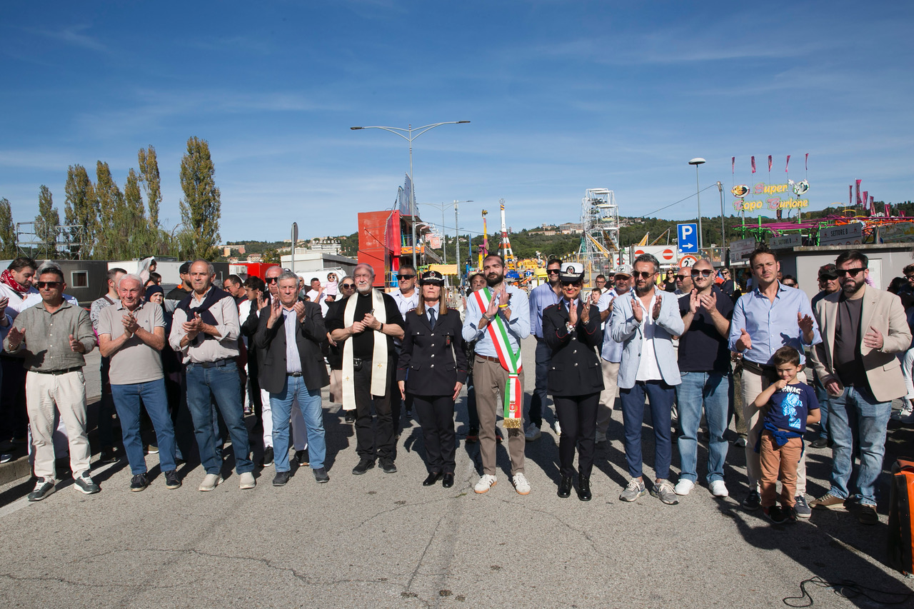 A Perugia inaugurati i Baracconi 2025: al via la 102ª edizione del luna park itinerante più grande d’Italia (foto e video) 37 A Perugia inaugurati i Baracconi 2025: al via la 102ª edizione del luna park itinerante più grande d’Italia (foto e video) 36