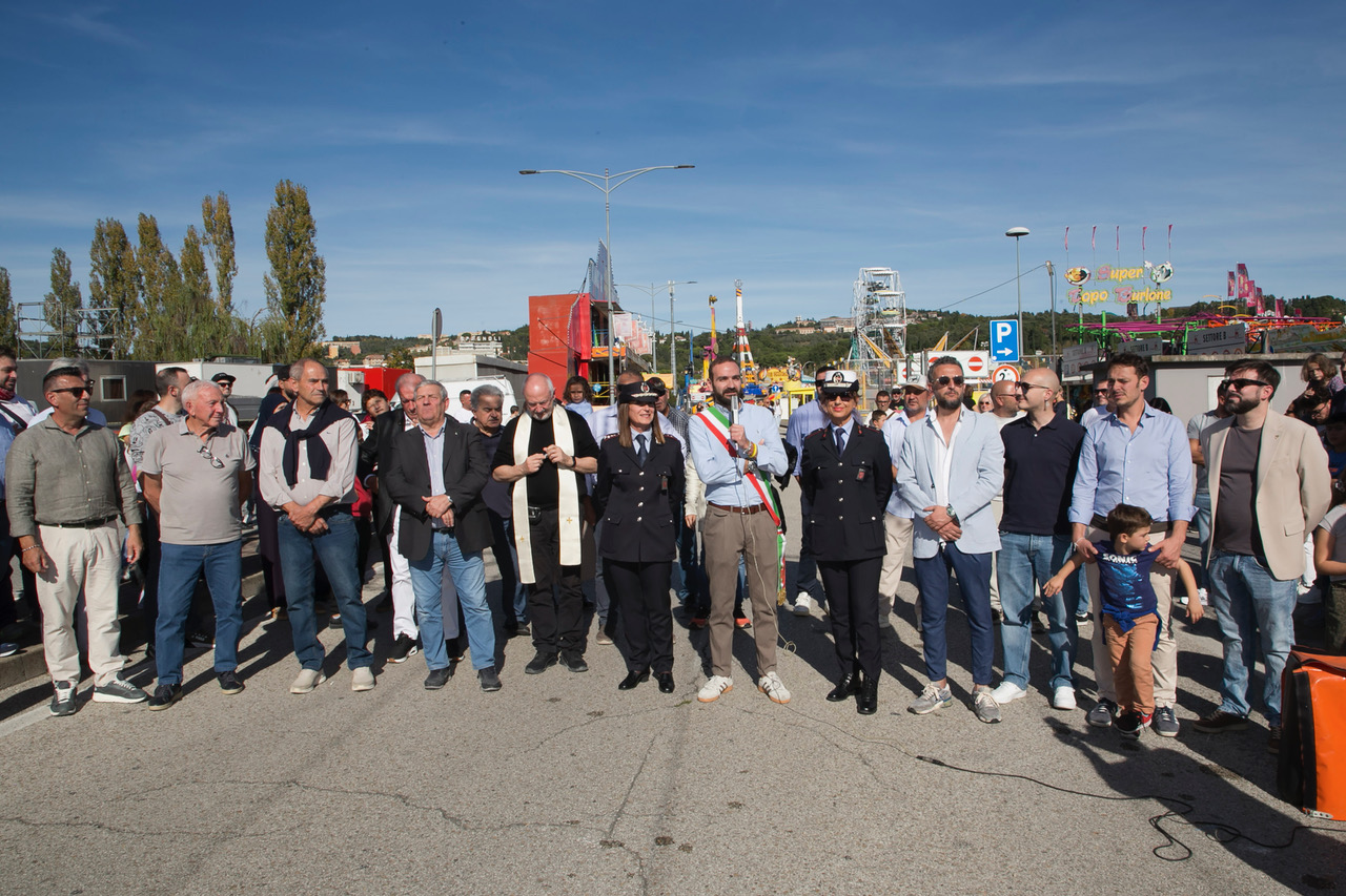 A Perugia inaugurati i Baracconi 2025: al via la 102ª edizione del luna park itinerante più grande d’Italia (foto e video) 39 A Perugia inaugurati i Baracconi 2025: al via la 102ª edizione del luna park itinerante più grande d’Italia (foto e video) 38