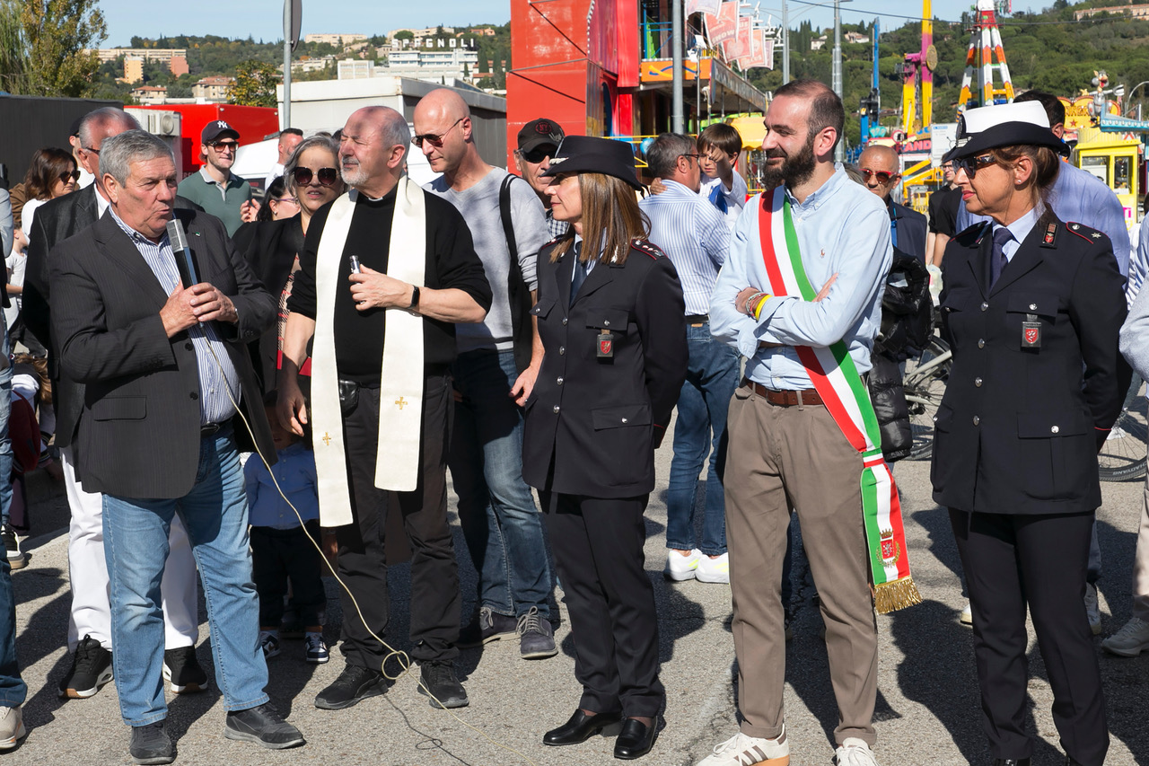 A Perugia inaugurati i Baracconi 2025: al via la 102ª edizione del luna park itinerante più grande d’Italia (foto e video) 43 A Perugia inaugurati i Baracconi 2025: al via la 102ª edizione del luna park itinerante più grande d’Italia (foto e video) 42