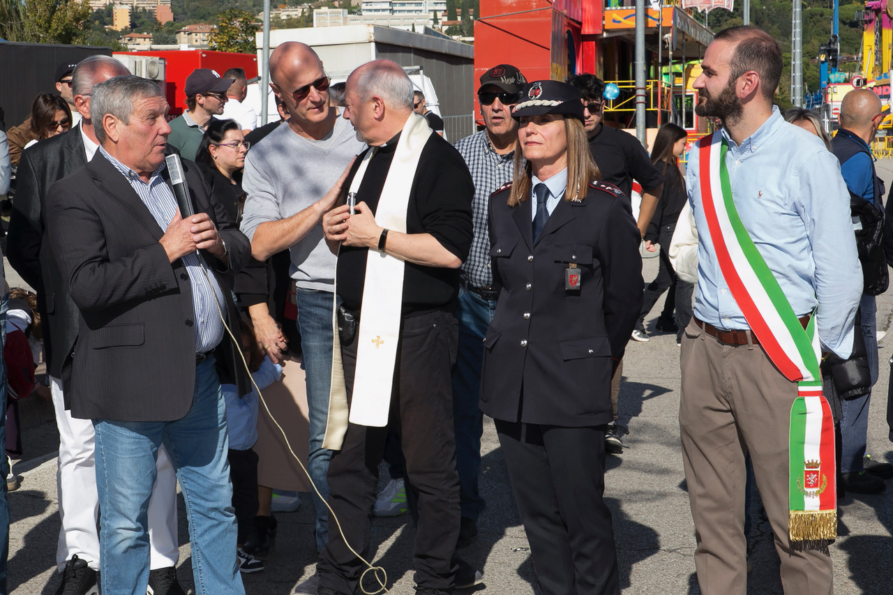 A Perugia inaugurati i Baracconi 2025: al via la 102ª edizione del luna park itinerante più grande d’Italia (foto e video) 45 A Perugia inaugurati i Baracconi 2025: al via la 102ª edizione del luna park itinerante più grande d’Italia (foto e video) 44