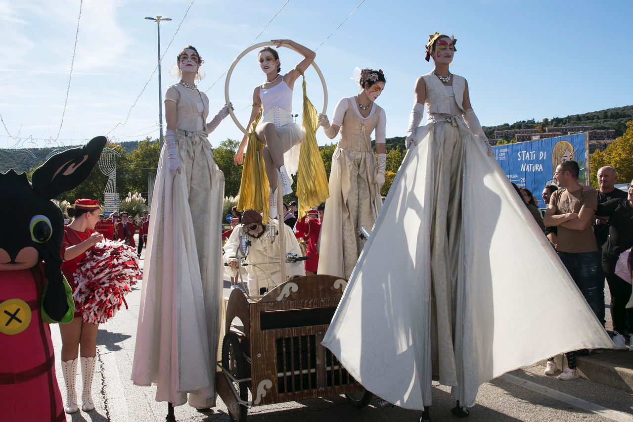 A Perugia inaugurati i Baracconi 2025: al via la 102ª edizione del luna park itinerante più grande d’Italia (foto e video) 67 A Perugia inaugurati i Baracconi 2025: al via la 102ª edizione del luna park itinerante più grande d’Italia (foto e video) 66