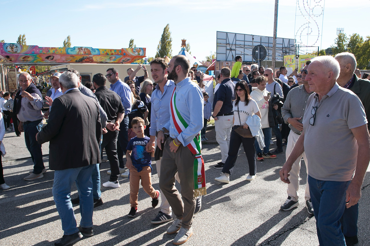 A Perugia inaugurati i Baracconi 2025: al via la 102ª edizione del luna park itinerante più grande d’Italia (foto e video) 69 A Perugia inaugurati i Baracconi 2025: al via la 102ª edizione del luna park itinerante più grande d’Italia (foto e video) 68