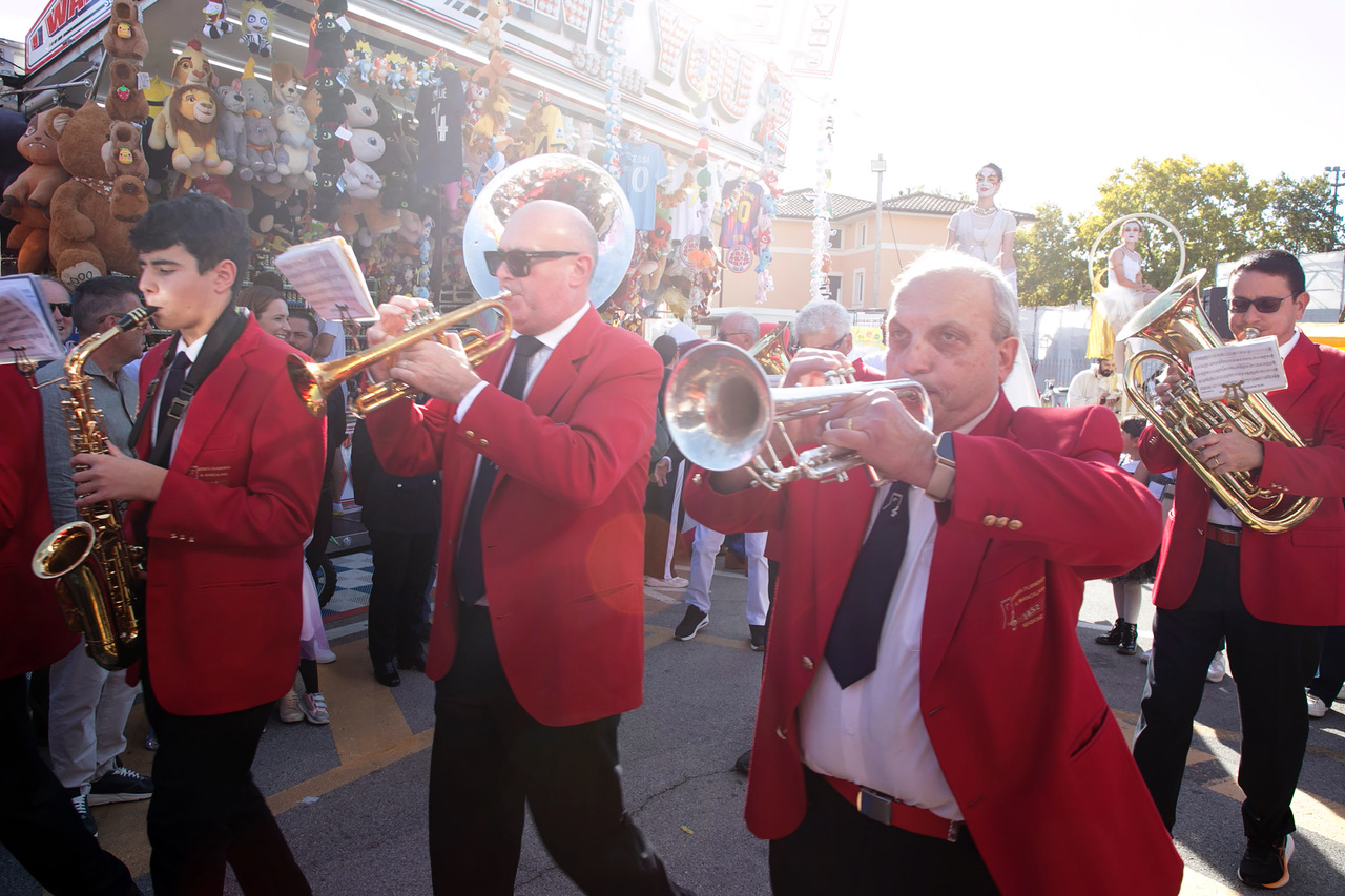 A Perugia inaugurati i Baracconi 2025: al via la 102ª edizione del luna park itinerante più grande d’Italia (foto e video) 77 A Perugia inaugurati i Baracconi 2025: al via la 102ª edizione del luna park itinerante più grande d’Italia (foto e video) 76